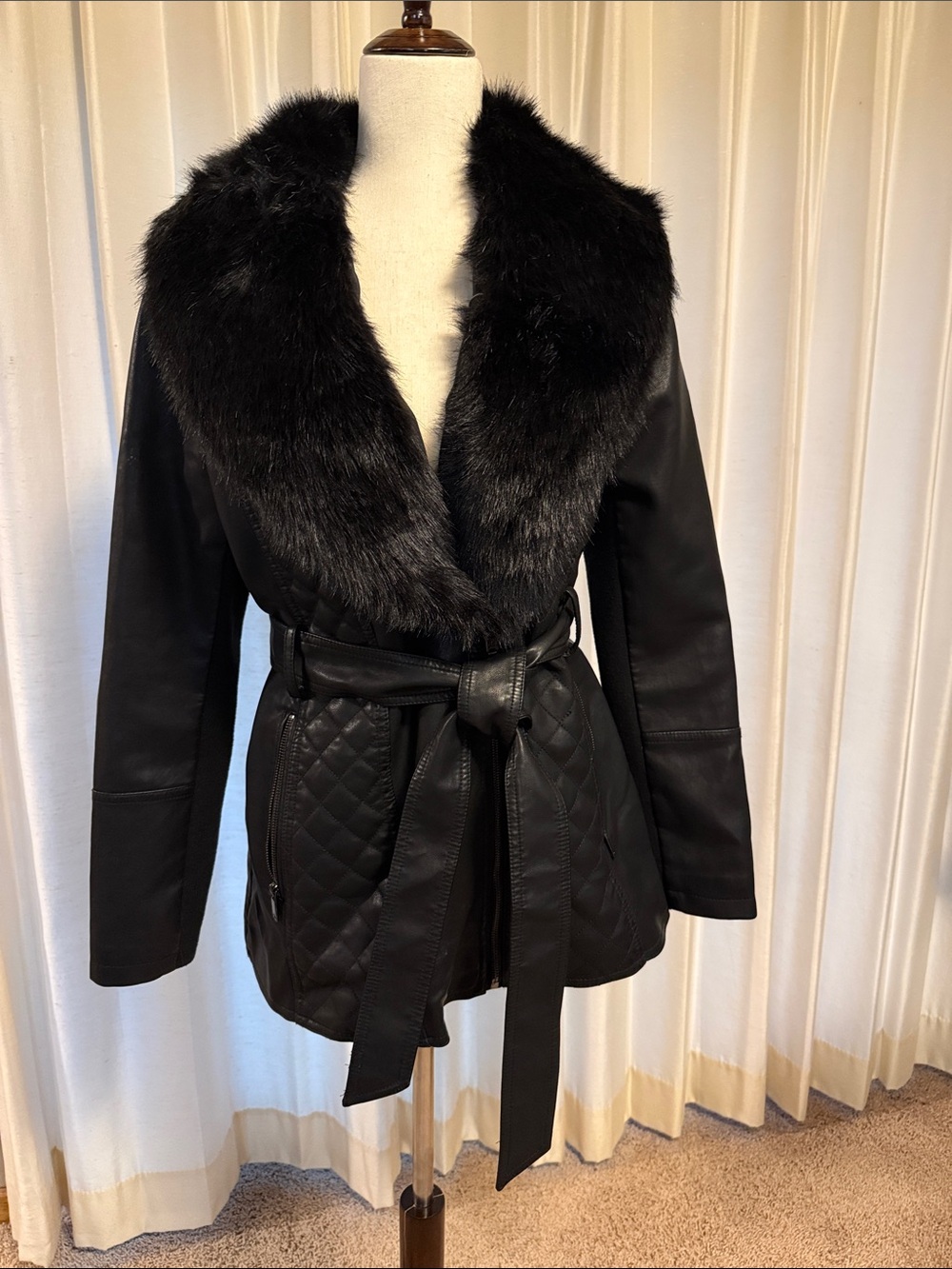 Black Faux-Fur/Faux leather Collar Quilted Belted Jacket - Women's